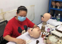 深圳成人娃娃厂疫情期订单翻番 到底是什么情况?