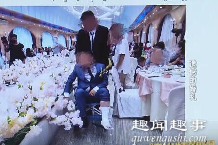 近日,上海,一新郎兴高采烈到酒店接新娘,随后意外发生让他倒地抽搐坐上轮椅。