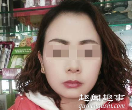 太吓人!女子中23刀惨死店内 随后冲出一裸身男孩现场让人不寒而栗