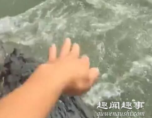 惊悚!女子下河游泳溺水身亡 生前最后自拍视频让人毛骨悚然