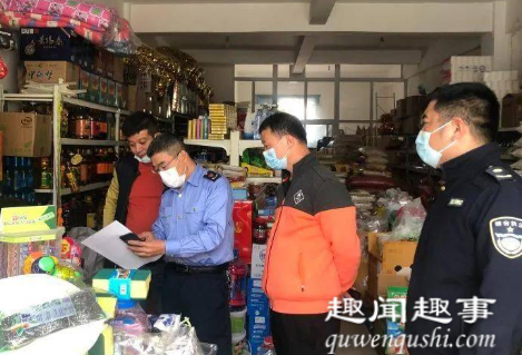 10月16日,山东青岛一女子在大米里吃出疑似塑料颗粒物,厂家回应令网友炸锅。