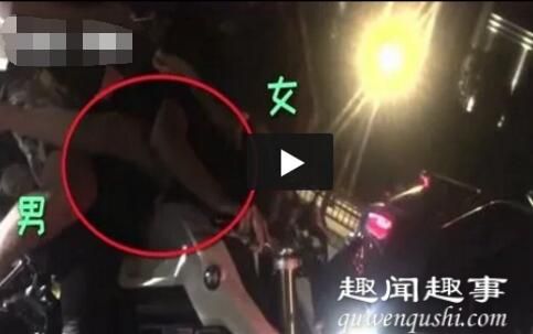 近日,成都街头两男一女同乘一辆摩托车上路,奇葩姿势被路人举报,结果悲剧了。