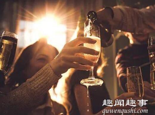 近日,上海一“名媛”在包厢狂嗨,一夜之间花掉12万元,结局却引发网友群嘲。