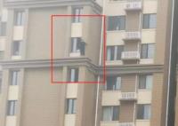 男子将孩子从29楼扔下并捅伤妻子 原因竟是这样太可怕了