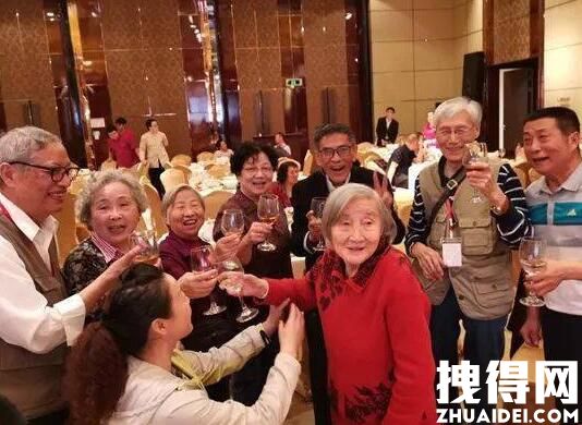 91岁瓜奶奶和袁隆平是同学 一个研究瓜一个主攻杂交水稻