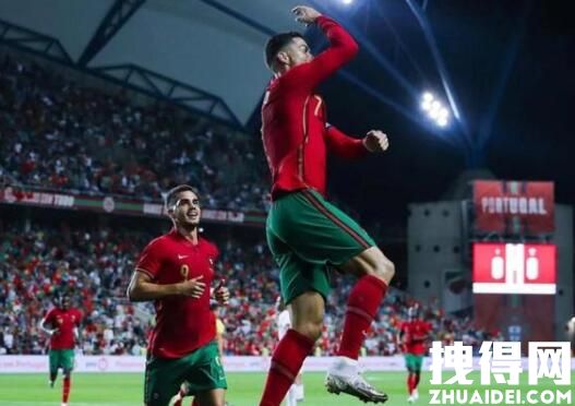 C罗戴帽助葡萄牙5-0大胜 为什么差距这么大什么原因？