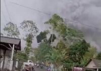 印尼火山剧烈喷发已致13死41伤 究竟是怎么回事？