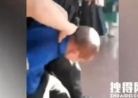 重庆一男子持刀抢银行被当场抓获 内幕曝光简直太意外了