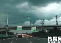 郑州城区现罕见“绿色天空” 内幕曝光简直太罕见了