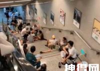 重庆高温 地铁楼梯上长满了人 内幕曝光简直太意外了