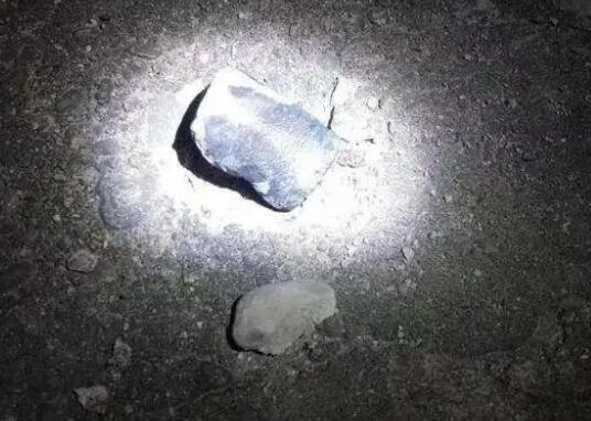 火球坠入浙江 警方带走疑似陨石碎片 背后真相实在让人惊愕