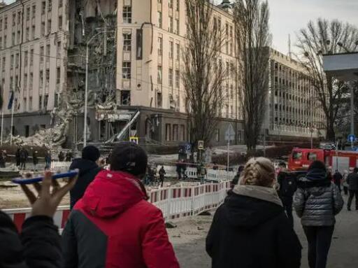 导弹雨下的乌克兰新年夜 究竟是怎么回事？