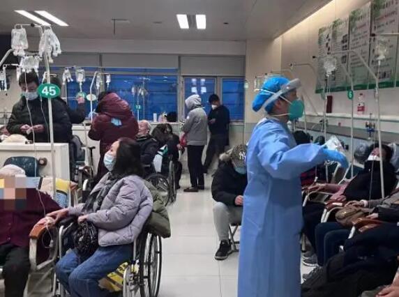 跨年夜的上海医院:急诊量猛增 究竟是怎么回事？