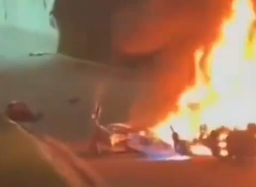 重庆隧道内两摩托相撞起火 现场惨烈 背后真相实在让人惊愕