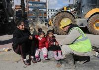土耳其震后上千名儿童与父母失散 内幕实在令人震惊