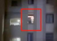 南京一小区有人高空扔冰箱 内幕曝光简直太恐怖了