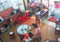 广州一餐馆汤锅遭女子投放不明液体 内幕曝光简直太意外了