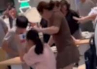 上海一餐厅两女子为抢座用餐具互砸 内幕曝光简直太意外了