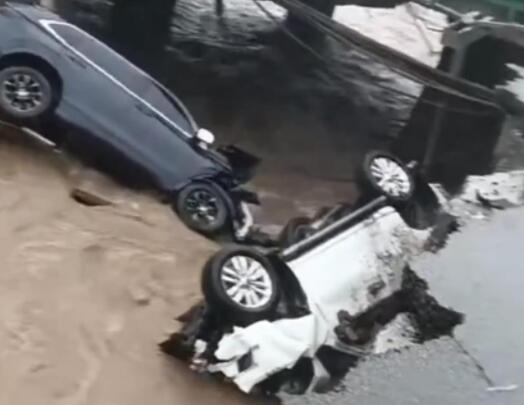 黑龙江一桥梁因降雨坍塌有车坠落 背后真相实在让人惊愕