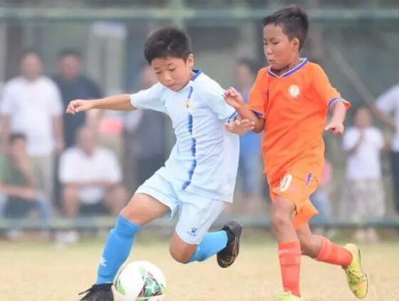中国足球的“12岁退役”现象 人数出现断崖式下跌