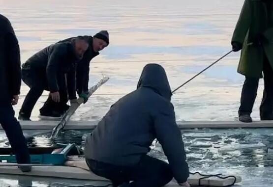 男子开三轮车捕鱼坠冰河溺亡 内幕曝光简直太意外了