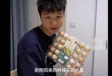 小伙买1盒土鸡蛋细看变“土”鸡蛋 背后真相实在让人惊愕